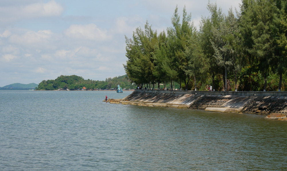 Looking south along Ha Tien's coast road