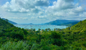 Cycling Vung Ro Bay